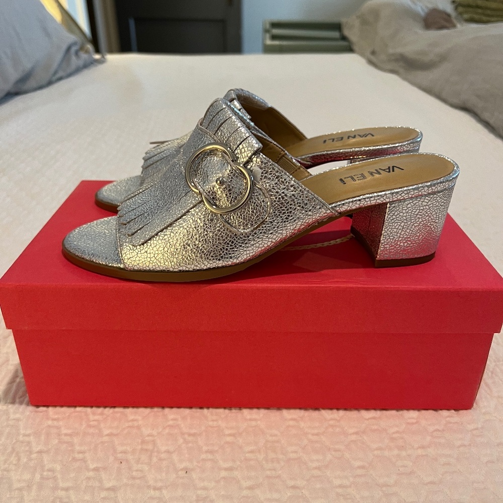 Vaneli Oram Silver Metallic Pebble Mule Sandals 8 Narrow